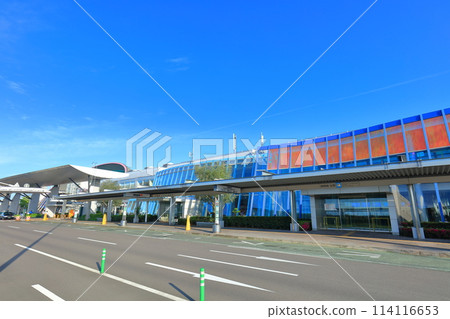 [Kagawa Prefecture] Takamatsu Airport terminal on a clear day 114116653