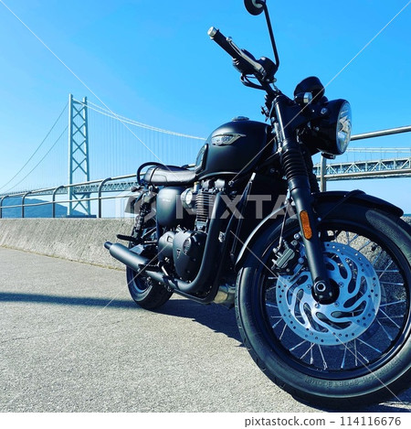 Bike, sea and blue sky 114116676