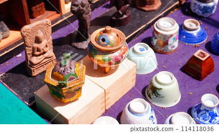 "Antiques and Flea Market (Incense)" 114118036