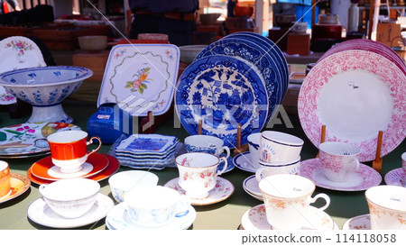 "Antiques and Flea Market (Western Tableware)" "Antiques and Flea Market (Western Tableware)" 114118058