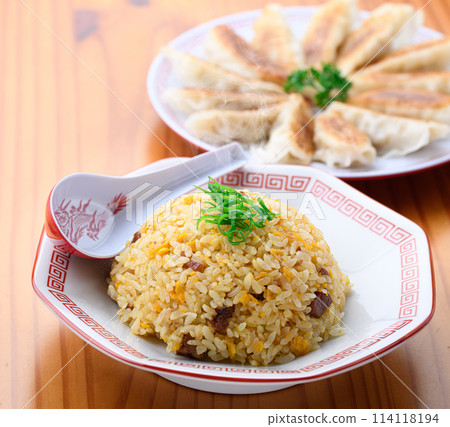 中國菜炒飯和餃子 114118194