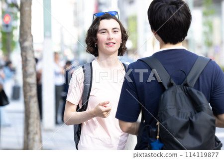 Inbound: Foreigners strolling around the streets of Tokyo 114119877
