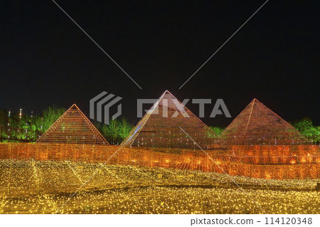 Nabana no Sato Illumination Pyramid 114120348
