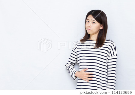 胃痛 114123699