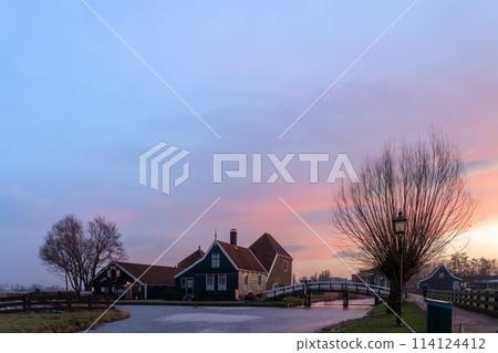 Dutch city early one morning Dutch city early one morning 114124412