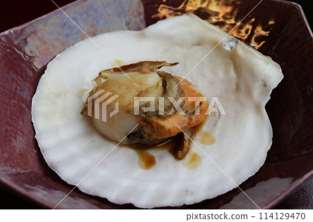 Grilled scallops 114129470