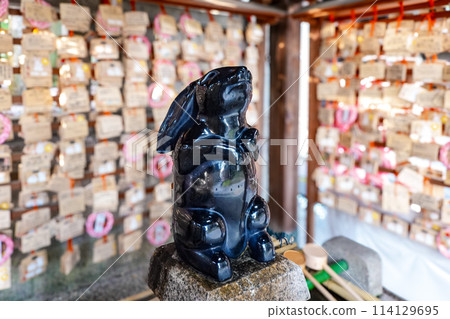 The cute Koma-Usagi of Okazaki Shrine (Kyoto) 114129695