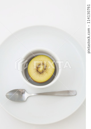 與獼猴桃勺垂直放置 與獼猴桃勺垂直放置 114130761