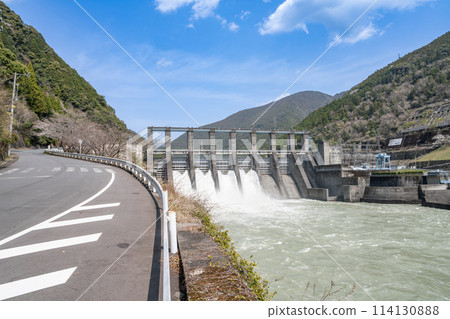 秋葉大壩放水(靜岡縣) 秋葉大壩放水(靜岡縣) 114130888