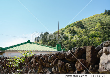 Biyangdo Island country village in Jeju island, Korea 114131712