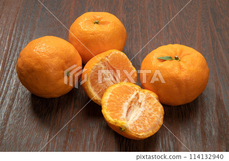 Ponkan, a citrus fruit of the Rutaceae family 114132940