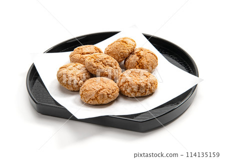 Macron, a nostalgic Japanese candy 114135159