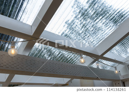 Clear roofs that let in light, transparent slates, terrace roofs 114138261