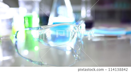 Protective surgical goggles for operations 114138842