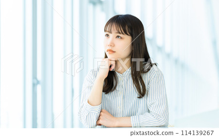 年輕女商人的思考 114139267