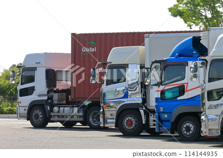 卡車排隊 114144935