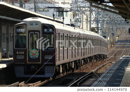 [HK] Hankyu Kobe Main Line 9000 series local train (Hankyu Line Saigoku Seven Lucky Gods Tour Mark) 114144978