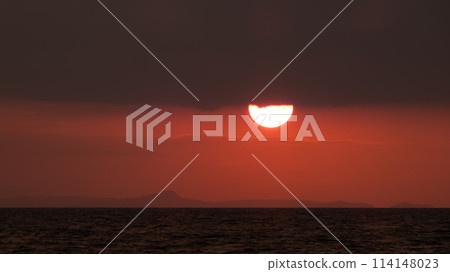 在海上日落 114148023