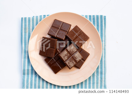 Square biscuits in dark chocolate Square biscuits in dark chocolate 114148493