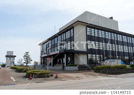 Image of cloudy sky and driver's license center | Kanazawa City, Ishikawa Prefecture Image of cloudy sky and driver's license center | Kanazawa City, Ishikawa Prefecture 114149715