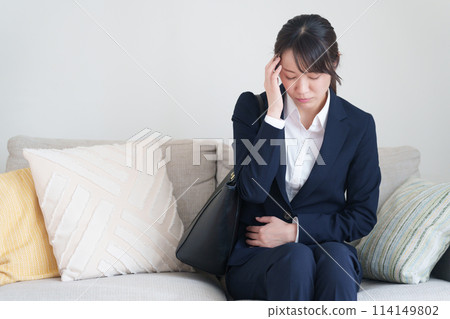 A woman with poor health 114149802