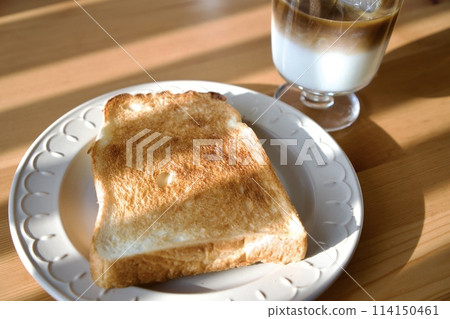 Bread and cafe au lait Bread and cafe au lait 114150461