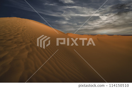 摩洛哥南部穆罕默德吉茲蘭的撒哈拉沙漠傍晚 摩洛哥南部穆罕默德吉茲蘭的撒哈拉沙漠傍晚 114150510