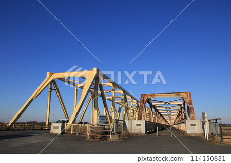 A view of Mebuki Bridge over the Tone River in Bando City, Ibaraki Prefecture 114150881