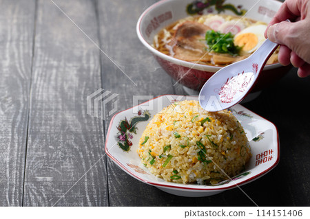 Fried rice and ramen 114151406