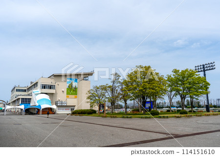Image of a local racecourse on a cloudy day | Kanazawa Racecourse | Kanazawa City, Ishikawa Prefecture Image of a local racecourse on a cloudy day | Kanazawa Racecourse | Kanazawa City, Ishikawa Prefecture 114151610