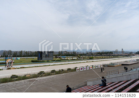 Image of a local racecourse on a cloudy day | Kanazawa Racecourse | Kanazawa City, Ishikawa Prefecture Image of a local racecourse on a cloudy day | Kanazawa Racecourse | Kanazawa City, Ishikawa Prefecture 114151620