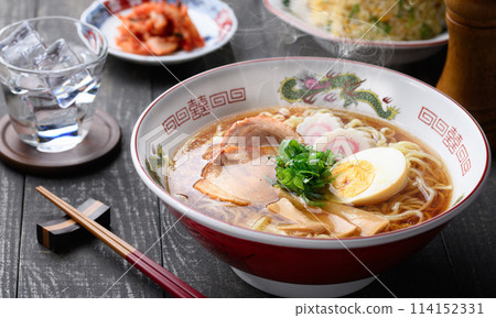 醬油拉麵、炒飯、泡菜 醬油拉麵、炒飯、泡菜 114152331