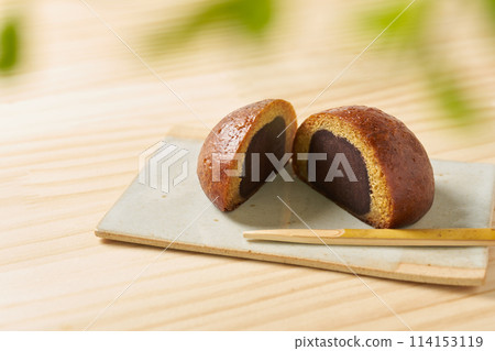 Karinto manju image 114153119