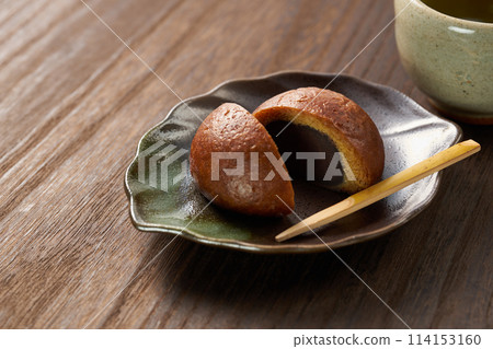 Karinto manju image 114153160