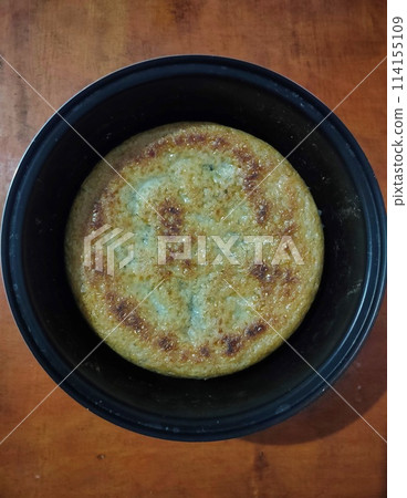 Photo of hardened rice, dry rice on magic com, the rice is dry and then hardened until it turns brownish. burnt rice, crusty rice Photo of hardened rice, dry rice on magic com, the rice is dry and then hardened until it turns brownish. burnt rice, crusty rice 114155109