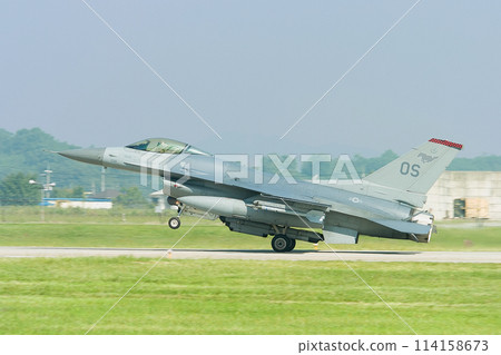 US Air Force F-16 Fighting Falcon landing 114158673