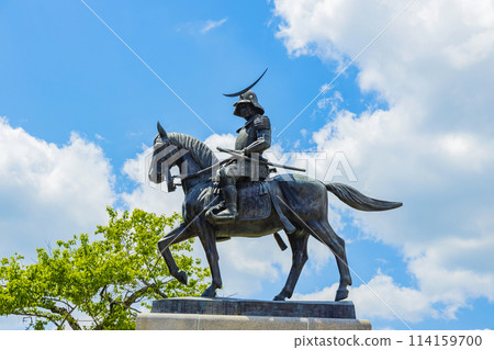 Aoba Castle ruins and the statue of Date Masamune on horseback 114159700