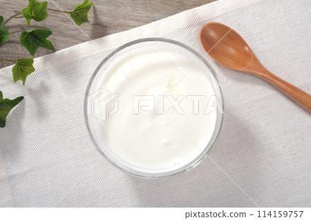 Delicious plain yogurt 114159757