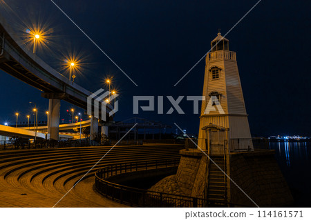 阪神高速公路和岡島燈塔 114161571