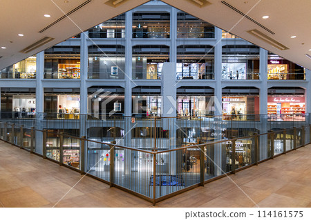 Tokyo KITTE Indoor Tokyo KITTE Indoor 114161575