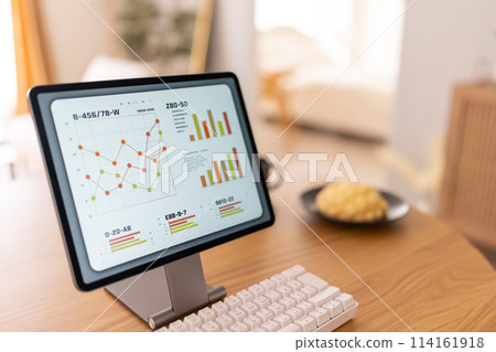 data, graph, digital tablet 114161918