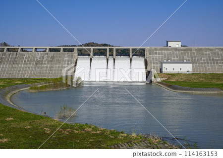 Tobetsu Dam from the front in spring, 2024 114163153