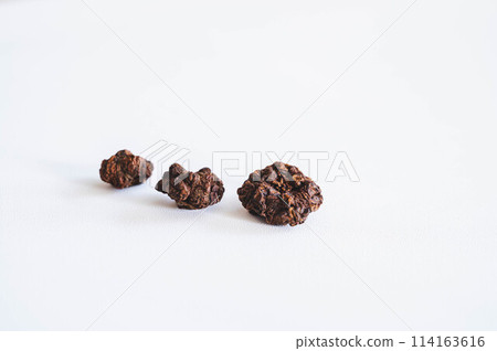 Silvervine fruit 114163616