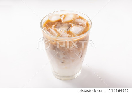 Cafe latte (iced) 114164962