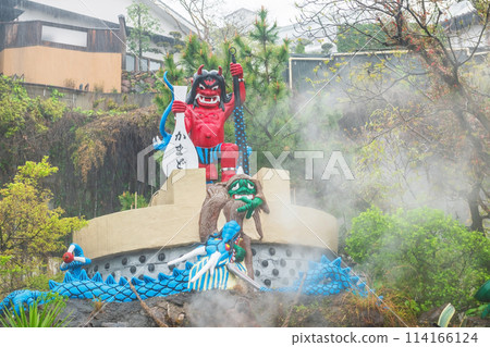 Red Oni demon on cooking pot at Kamado Jigoku with rain, Beppu Red Oni demon on cooking pot at Kamado Jigoku with rain, Beppu 114166124