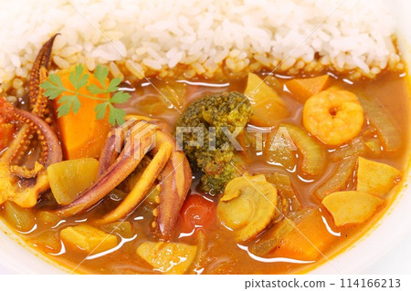Seafood curry, soup curry, light background Seafood curry, soup curry, light background 114166213