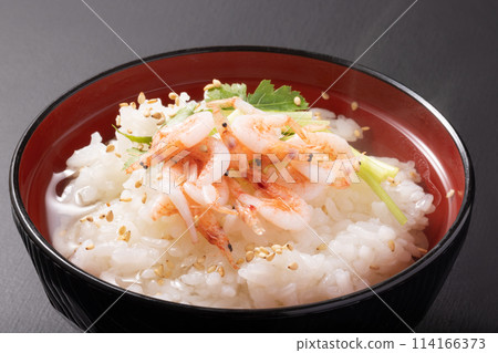 櫻花蝦佐高湯茶泡飯 114166373