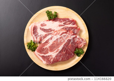 [Okinawa Agu Pork] Pork shoulder loin for steak and cutlet 114166820