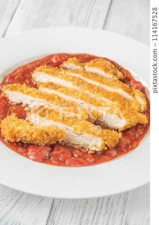 Chicken Milanese cutlet 114167528