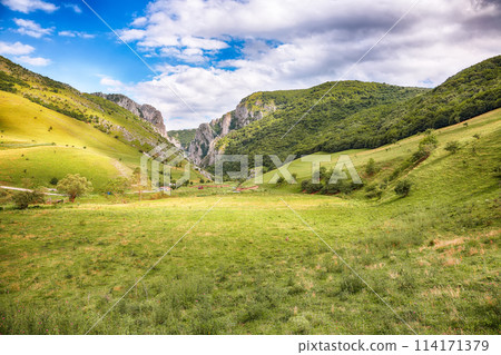 Amazing view of Turda Gorge (Cheile Turzii) natural reserve with marked trails for hikes on Hasdate river. 114171379